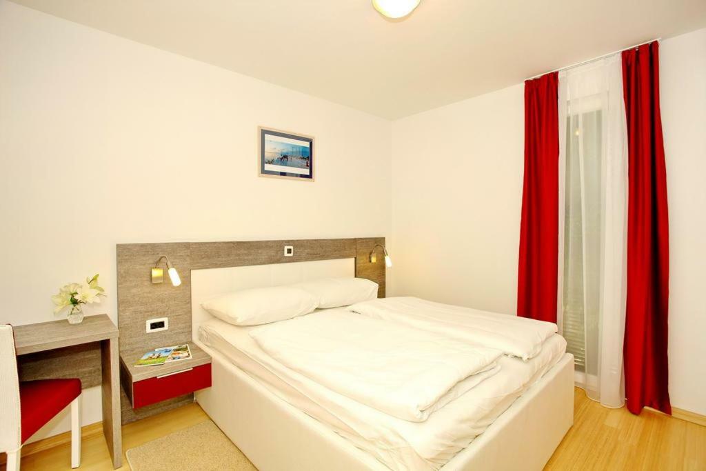 Sunset Apartment Petrcane Exterior foto